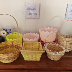Baskets x 8