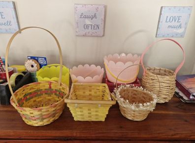 Baskets x 8