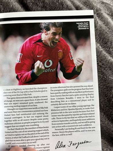 Manchester United Official Members' Yearbook 2003/04