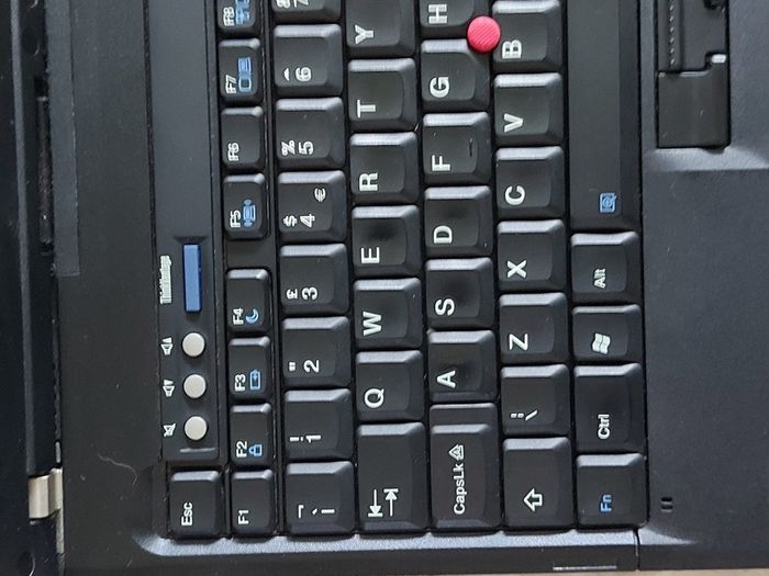 Lenovo T60p IBM Thinkpad, in excellent cosmetic condition, Battery is Good but states Error with Date & Time, and displays Lock Sign