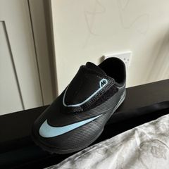 Nike kids boots