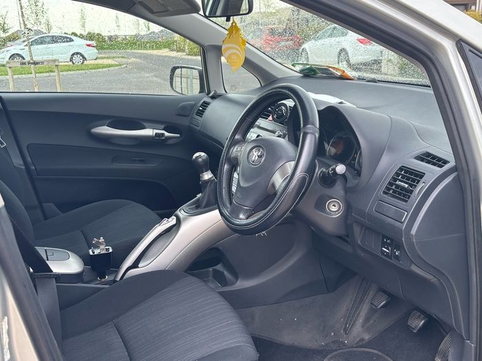 2007 Toyota Auris