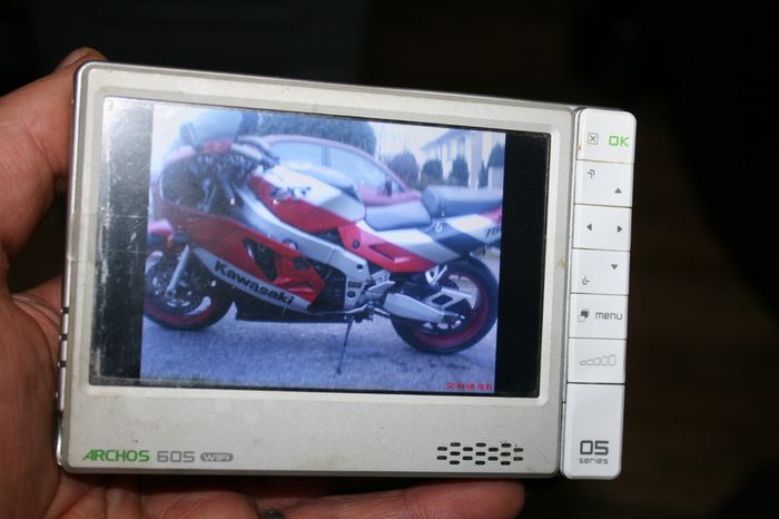 Archos 605 WiFi Silver (160 GB) Digital Media Player