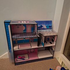LOL Doll house and accessories