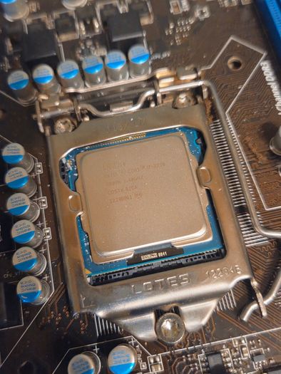 Msi B75ma-p45 + Intel I7-3770 + 16gb Ddr3 + Gt 630 2gb + Cooler
