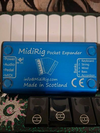 Midi pocket expander for accordion