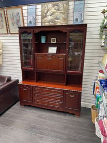 dispaly cabinet