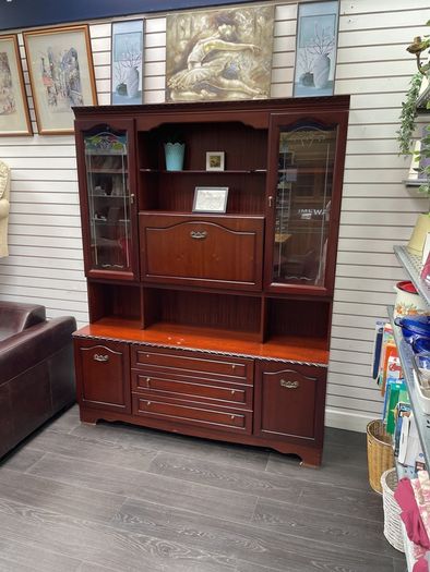 dispaly cabinet
