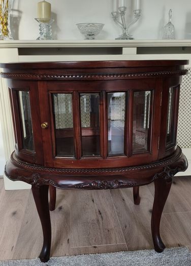 Mahogany Display Cabinet / Drinks Cabinet