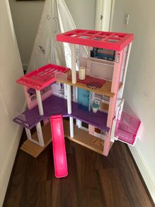 toy doll house