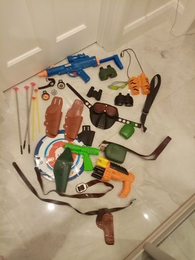 Dress up gear/toys etc