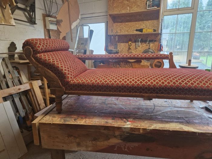 chaise lounge