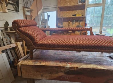 chaise lounge