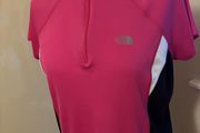 The North Face Pint Vapor Wick Zip Opening T Shirt - Size L