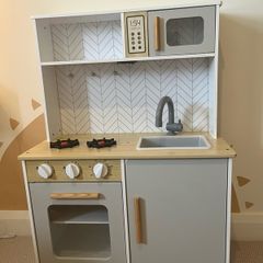 Play Kitchen