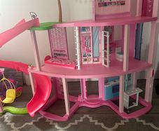 Barbie dreamhouse