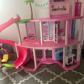 Barbie dreamhouse