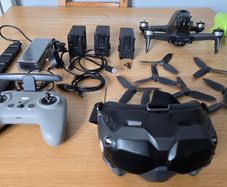 DJI FPV Drone Full Combo 3 Batteries Goggles V2