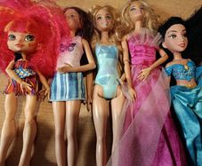 Barbie dolls bundle