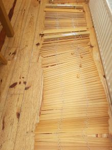 4 blinds (TM 25mm) wood blinds