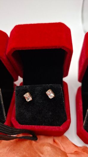 Selection of 9ct gold stud earrings