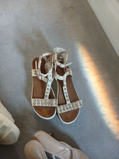 sandles
