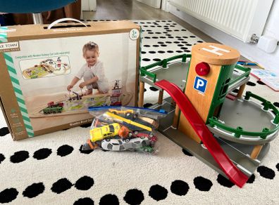 Brio Garage and wooden road set