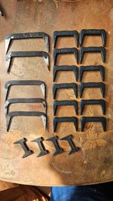 21 joiner's pinch dogs