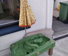 water and sand table