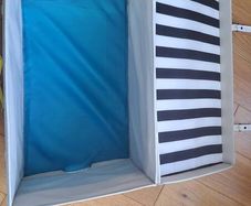Toy storage box