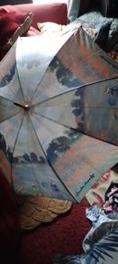 umberella. monet .wooden hsndle