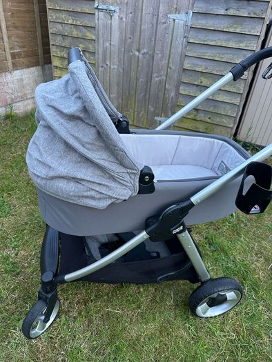 Mamas and Papas pram + Cybex seat and isofix bundle