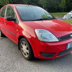 Ford fiesta 5 door 1.4 petrol very clean car