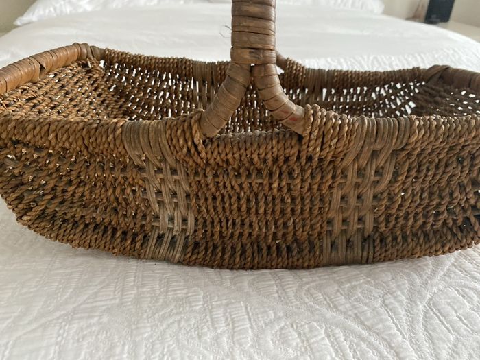 Antique Basket Truc style