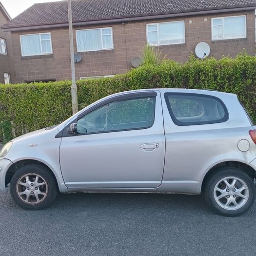 2004 Toyota vitz