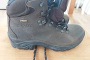 walking boots Hytec