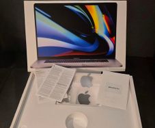 16 Inch MacBook Pro Box