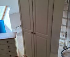 Wardrobe and chest of drawers
