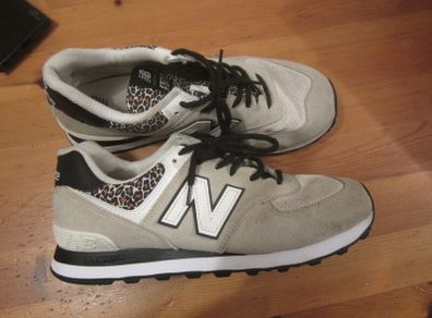 New Balance    size 8