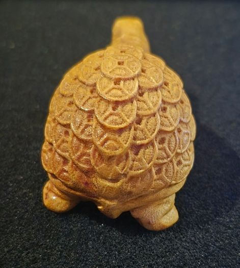 Carved wooden turtle/tortoise