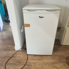 Whirlpool freestanding small freezer