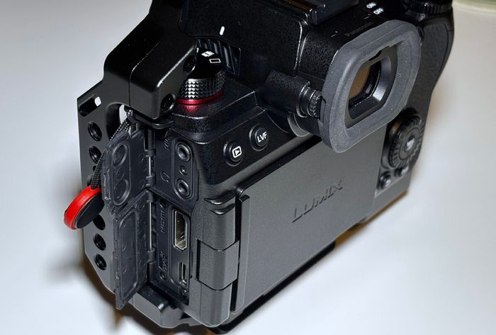 Panasonic LUMIX S5II with Smallrig cage and handle