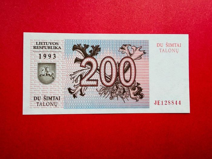 Lithuania  200  TALONU  1993  . Pick  45  SCARCE. Uncirculated