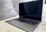 MacBook Air M1 2020 apple silicon.