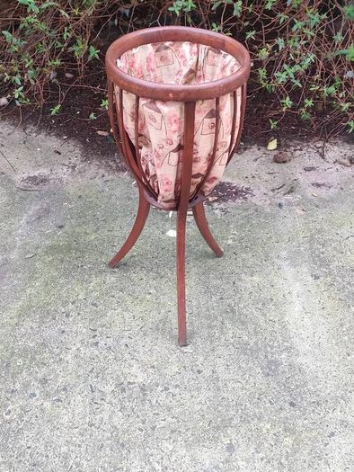26" Edwardian Mahogany Sewing Basket