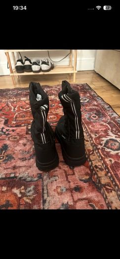 snow boots