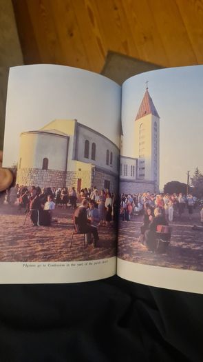 A Thousand Encounters With The Blessed Virgin Mary In Medjugorie. The Seer Vicka Speaks Of Her Experiences. Rare Paperback In Good Condition.