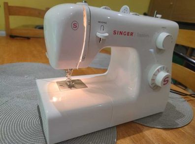 Singer Tradition 2263 - Sewing machine