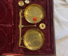 Vintage Jewelers pocket brass scale