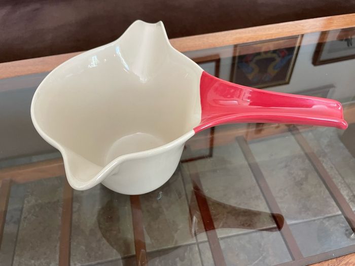 Retired 2019 Ikea Varmer Hot Chocolate Cocoa Two Spout Jug Pitcher Cream Red Handle